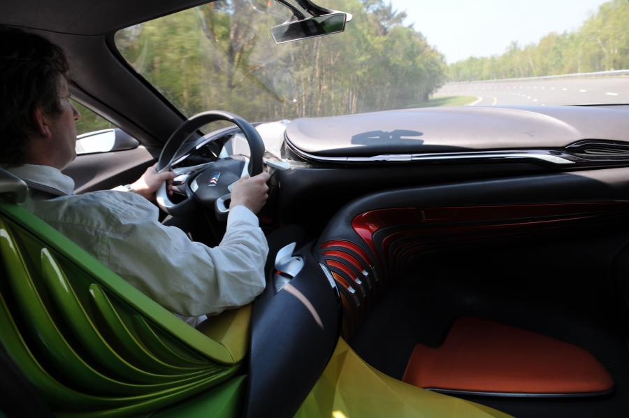 Интерьер Citroen Hypnos Hybrid Crossover Concept 2008 года  (фото 79 из 104)